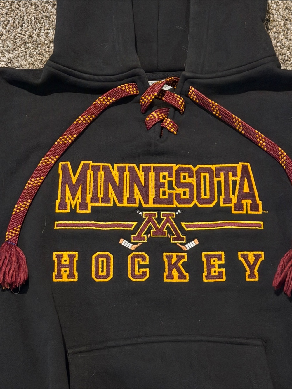 Minnesota Golden Gophers Hockey Skate Lace Up Hoodie Sweatshirt Youth M Black